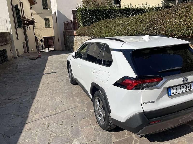 Usata Toyota RAV4 Hybrid Active 178 CV (130 kW) 2021 SUV
