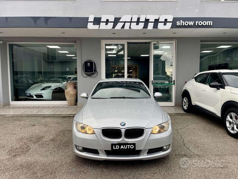 Usata BMW 320 Cabriolet Efficient Dynamics 177 CV (130 kW) 2009 Argento Cabrio