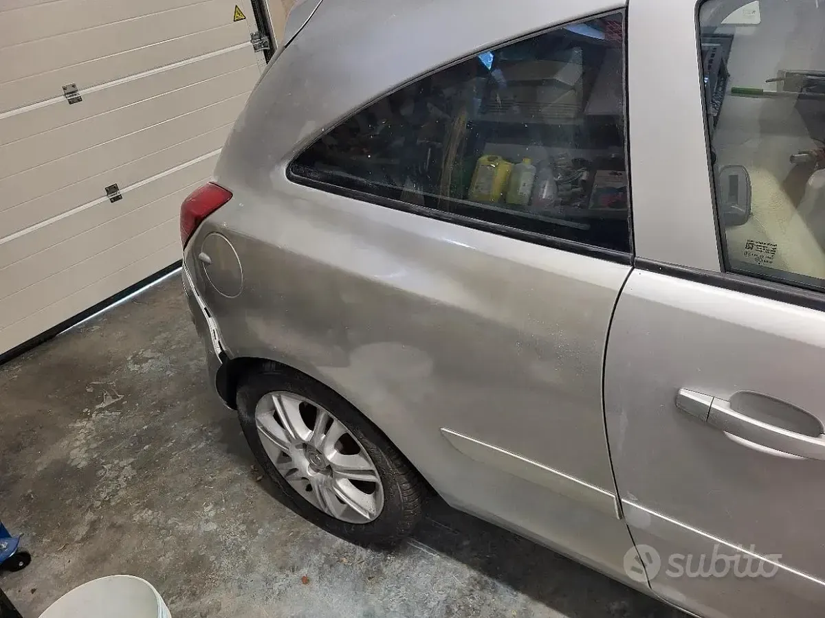 Usata Opel Corsa 75 CV (55 kW) 2006 Utilitaria