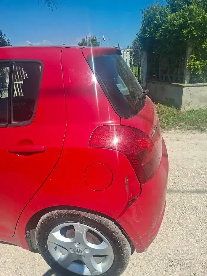 Usata Suzuki Swift 69 CV (50 kW) 2008 Rosso Utilitaria