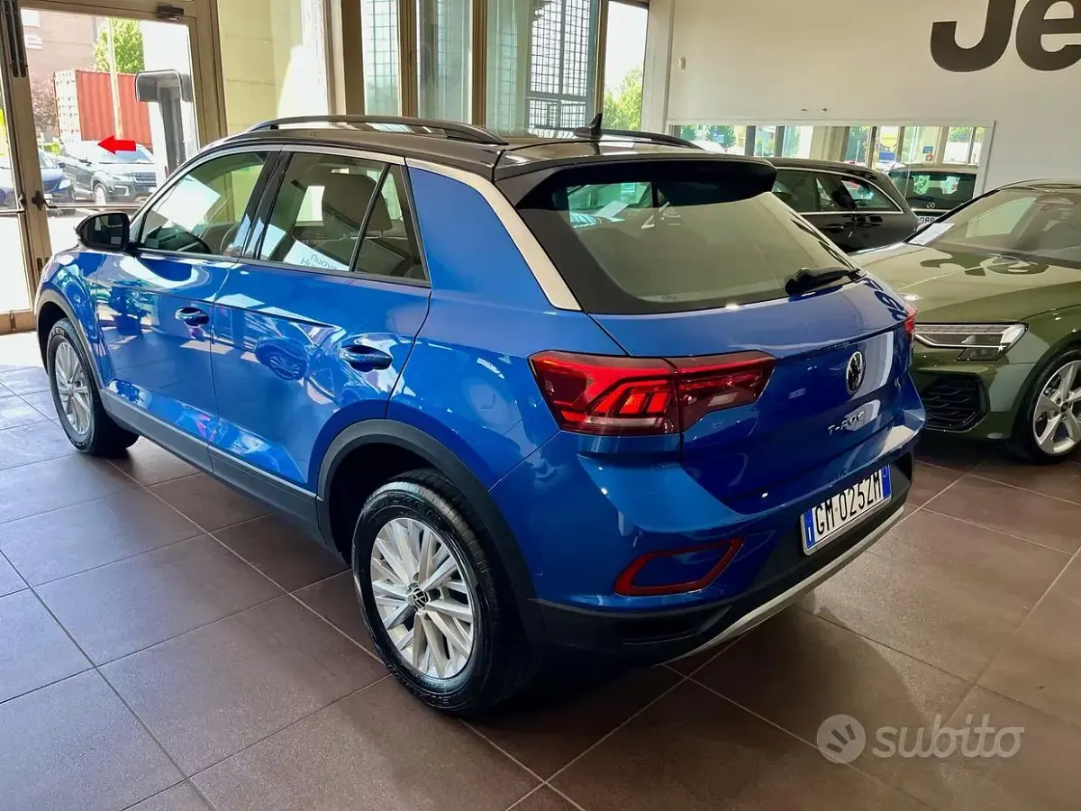 Usata VW T-Roc Style 150 CV (110 kW) 2023 Blu SUV