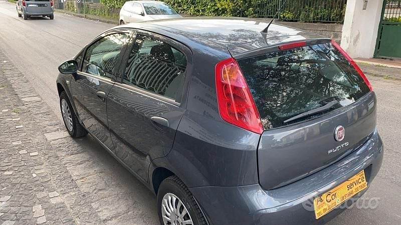 Usata Fiat Punto Street 77 CV (56 kW) 2017 Grigio Utilitaria