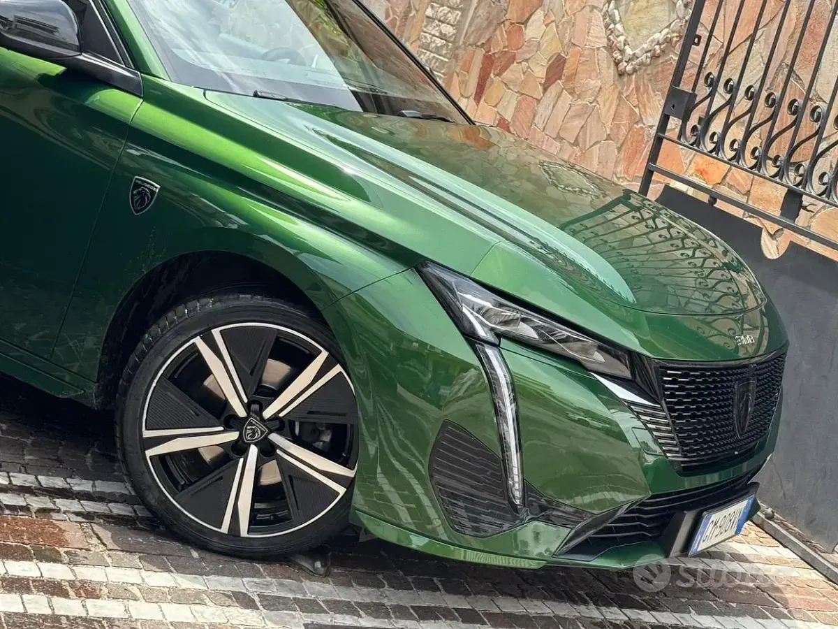 Usata Peugeot 308 GT 131 CV (96 kW) 2022 Verde Berlina