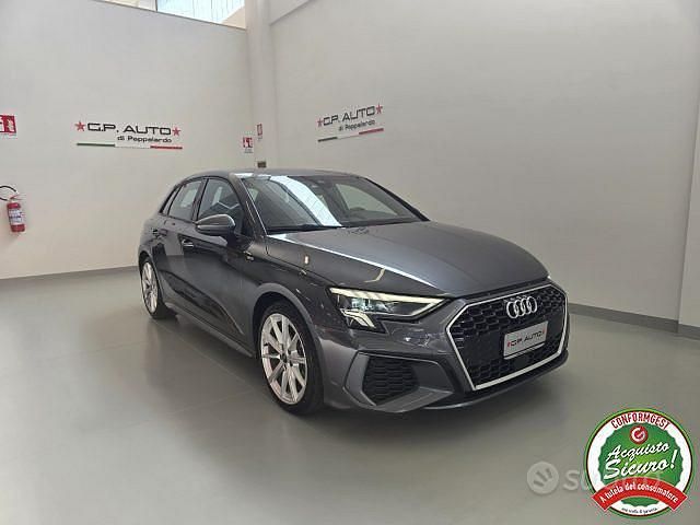 Usata Audi A3 S-Line 150 CV (110 kW) 2023 Grigio Berlina