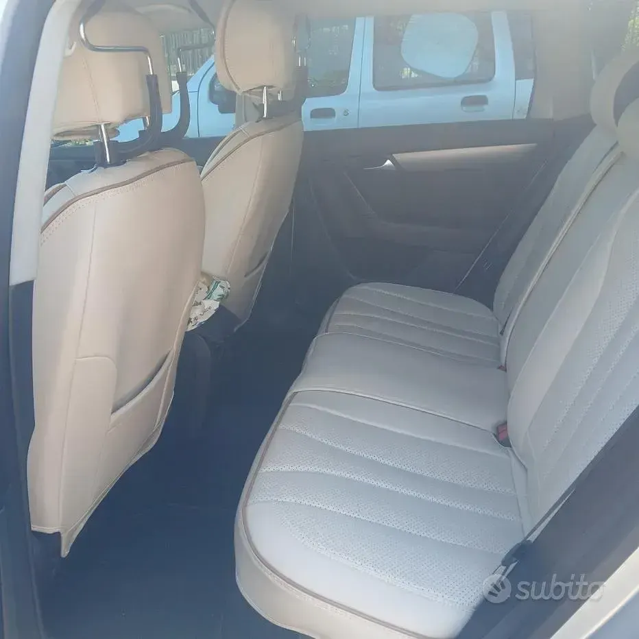 Usata VW Passat 105 CV (77 kW) 2011 Grigio Station wagon