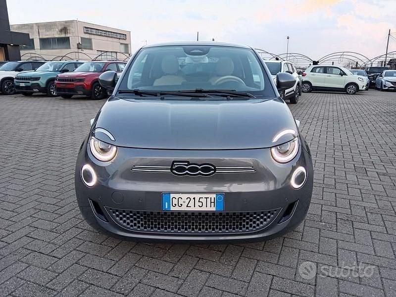 Usata Fiat 500e La Prima 86 kW (118 CV) 2021 Grigio Berlina