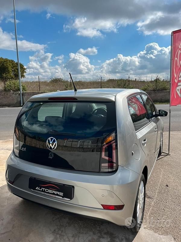 Usata VW up! Move 65 CV (47 kW) 2022 Grigio Utilitaria