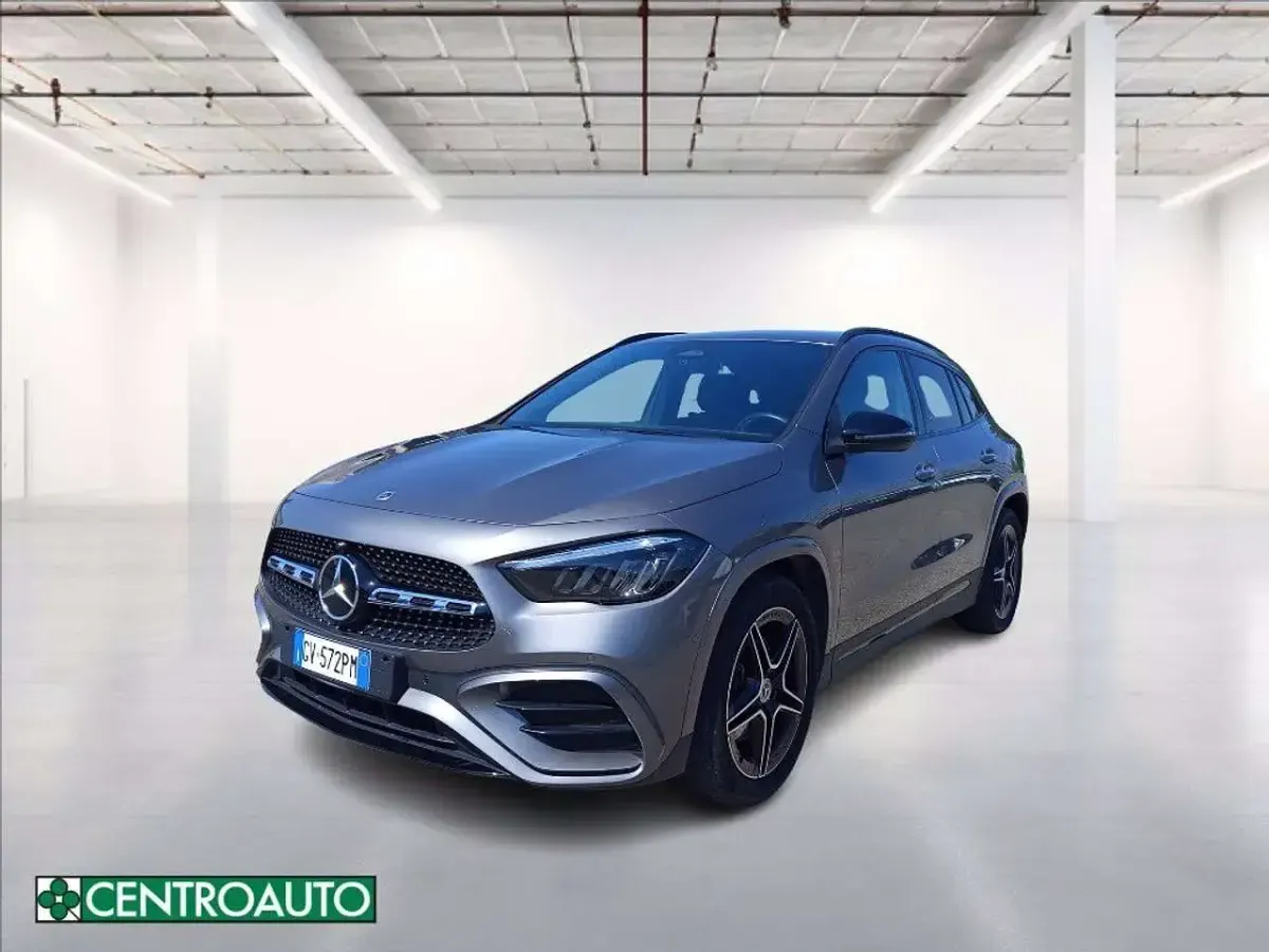 Usata Mercedes GLA200 Executive 150 CV (110 kW) 2024 Nero metallizzato SUV