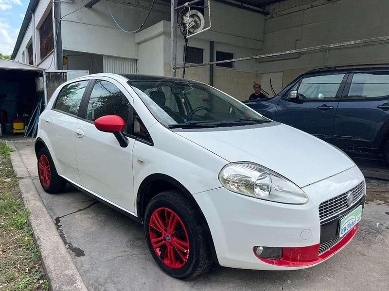 Bianco Usata 2008 Fiat Grande Punto Dynamic Due volumi | 3500 € (Cara) - Immagine 1/4