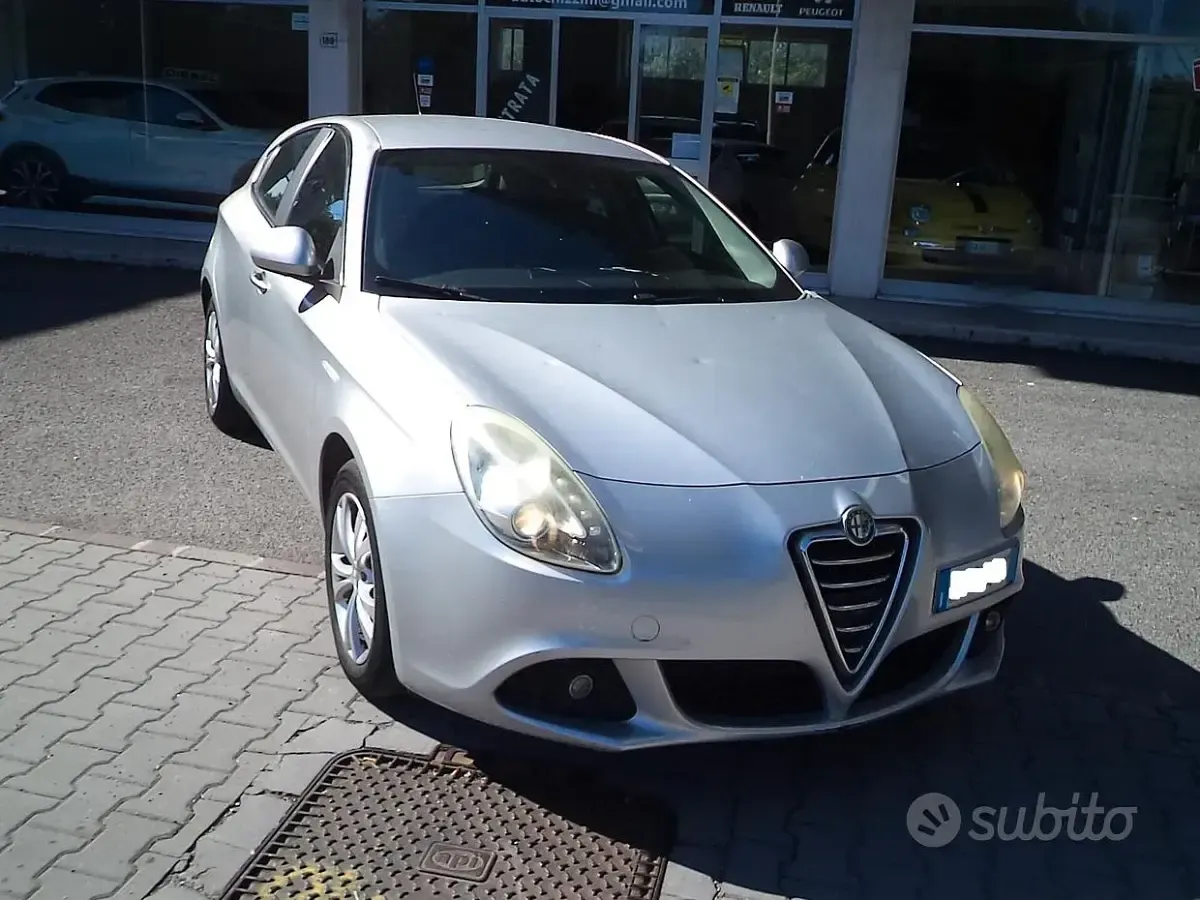 Usata Alfa Romeo Giulietta Distinctive 105 CV (77 kW) 2013 Grigio Utilitaria