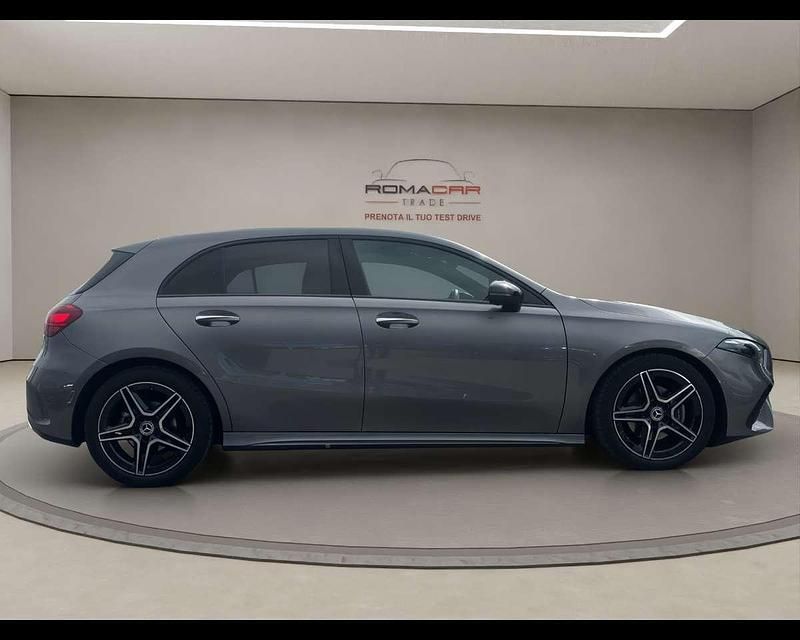 Usata Mercedes A180 AMG line 116 CV (85 kW) 2024 Grigio met Berlina