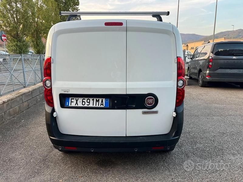 Usata Fiat Doblò S 105 CV (77 kW) 2019 Bianco Monovolume