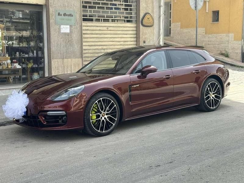 Usata Porsche Panamera Sport Turismo 560 CV (411 kW) 2021 Rosso Berlina