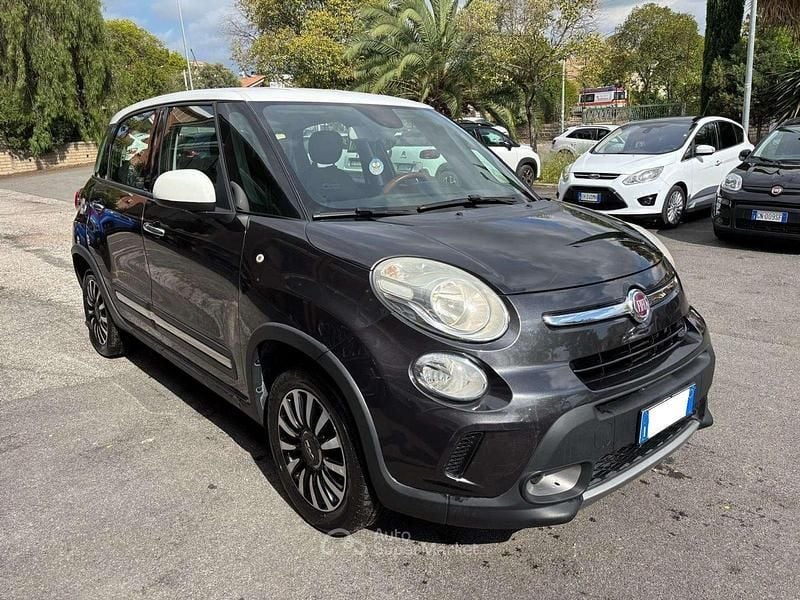 Grigio Usata 2016 Fiat 500L Trekking Monovolume | 10.000 € (Buon prezzo) - Immagine 1/4