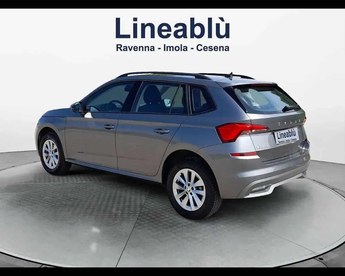 Usata Skoda Kamiq Ambition 90 CV (66 kW) 2023 Grigio metalizzato scuro SUV
