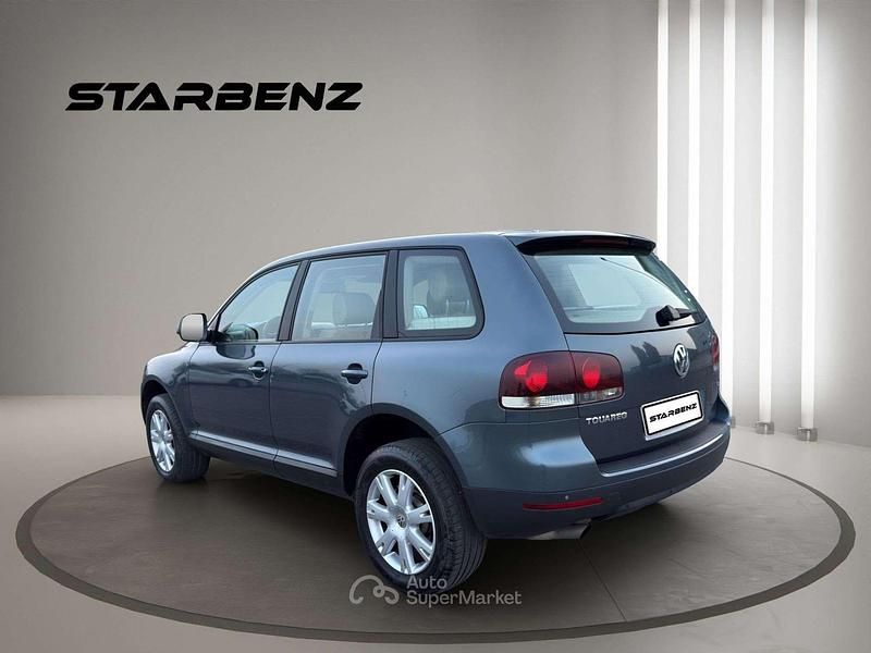 Usata VW Touareg R 174 CV (127 kW) 2008 Grigio SUV