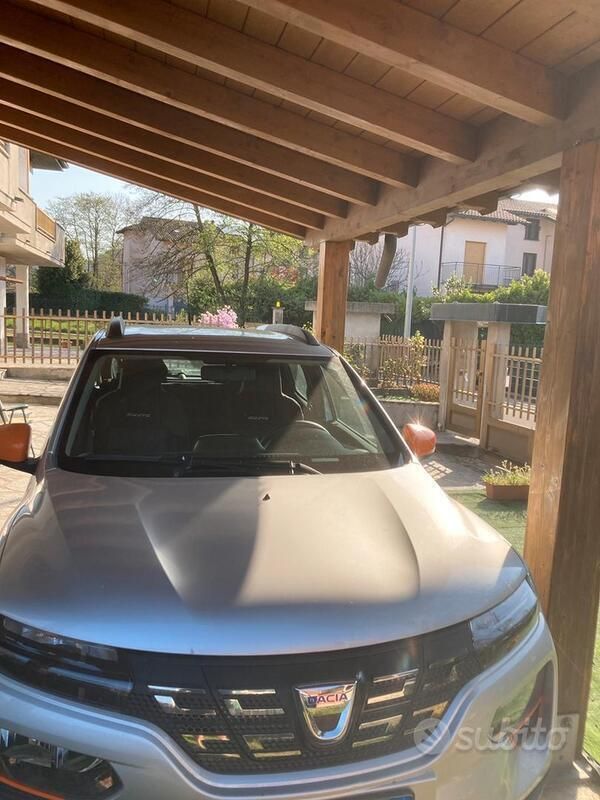 Grigio Usata 2022 Dacia Spring Utilitaria | 9800 € (Buon prezzo) - Immagine 1/3