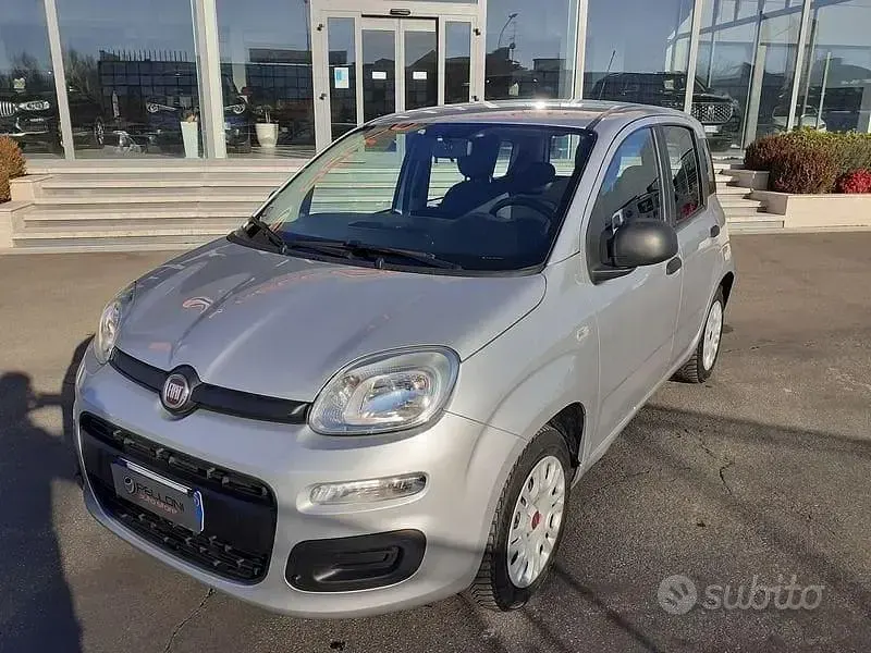 Usata Fiat Panda Easy 69 CV (50 kW) 2018 Argento Utilitaria