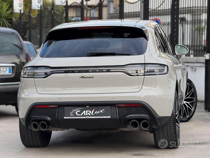 Usata Porsche Macan Turbo 265 CV (194 kW) 2022 Grigio SUV