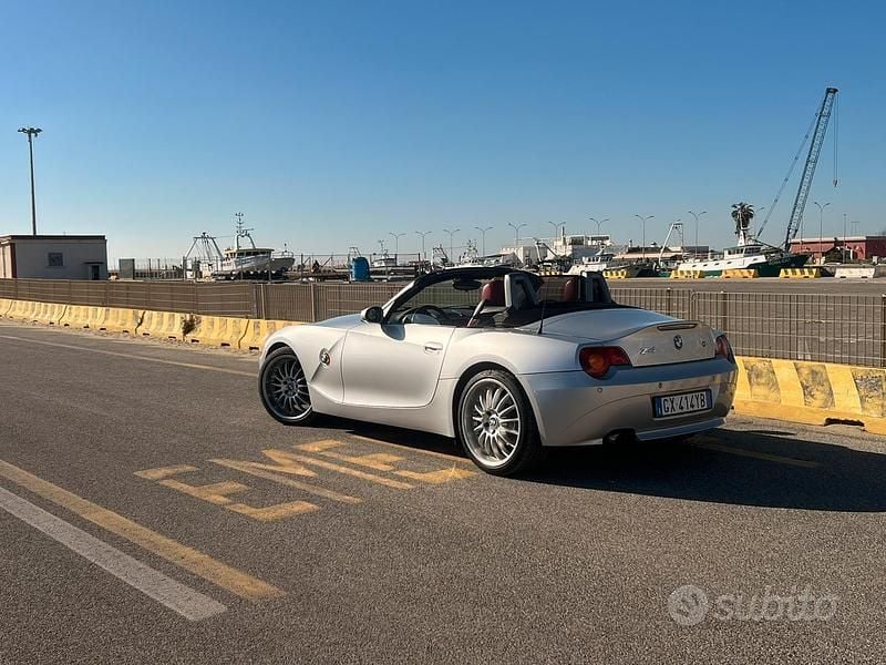 Begagnad BMW Z4 Efficient Dynamics 231 HK (169 kW) 2003 Grå Cab