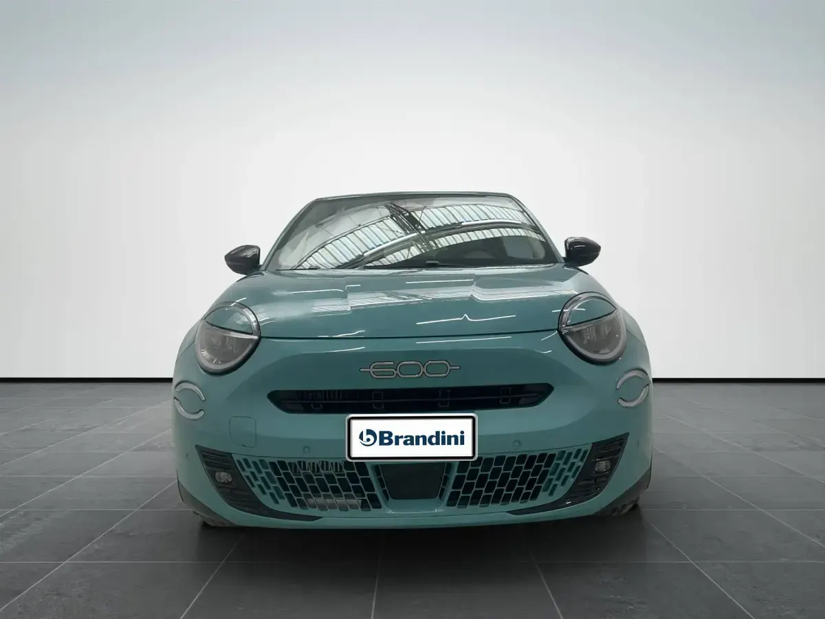 Nuova Fiat 600 La Prima 101 CV (74 kW) 2026 Azzurro acqua metallizzato SUV
