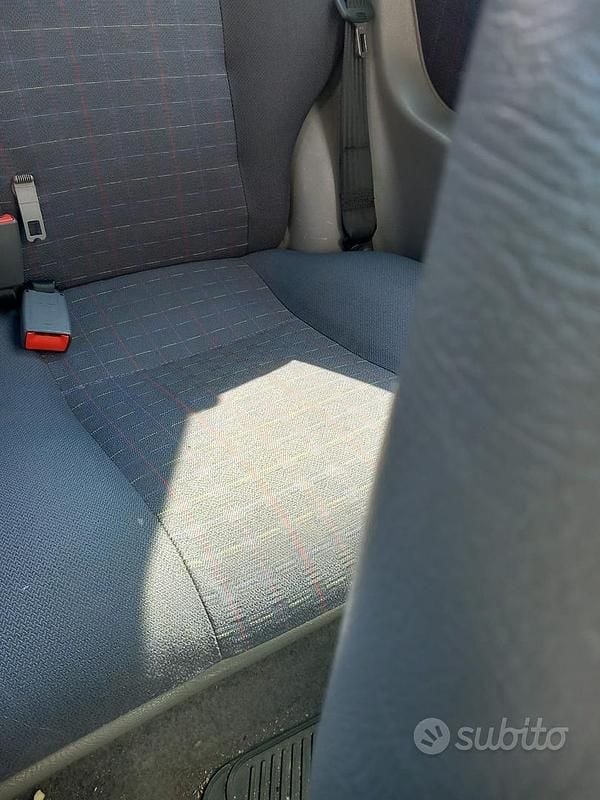 Usata Fiat Punto 80 CV (58 kW) 1999 Grigio Utilitaria