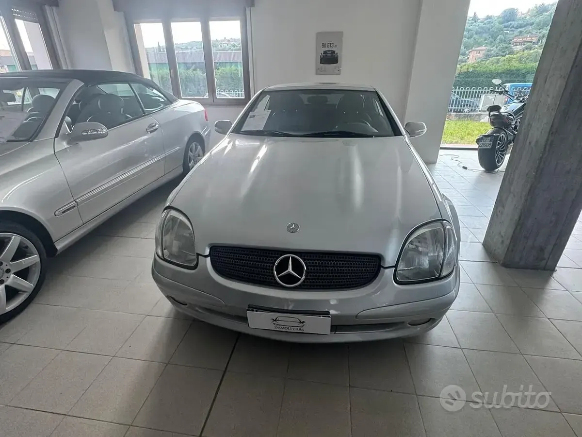 Usata Mercedes SLK200 163 CV (119 kW) 2001 Grigio Cabrio