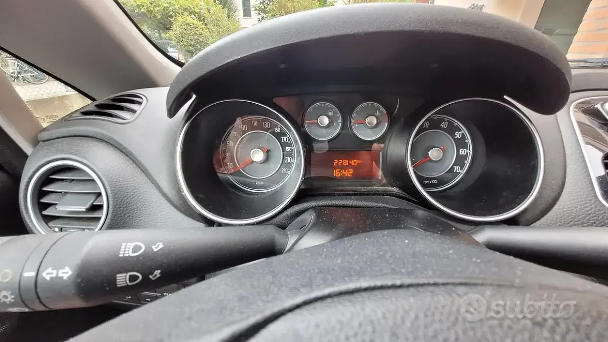 Usata Fiat Punto Evo Emotion 77 CV (56 kW) 2009 Nero Utilitaria