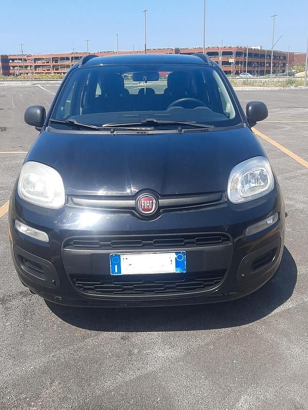 Nero Usata 2016 Fiat Panda Lounge Due volumi | 5950 € (Ottimo prezzo) - Immagine 1/4