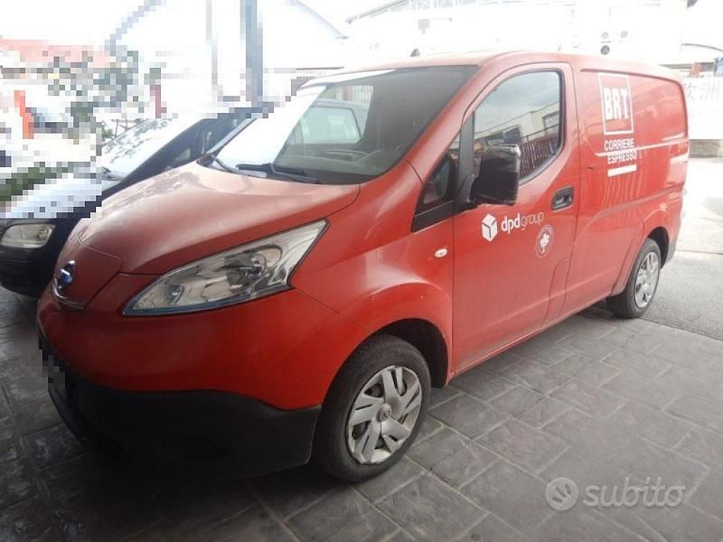 Usata Nissan e-NV200 80 kW (109 CV) 2016 Rosso Monovolume