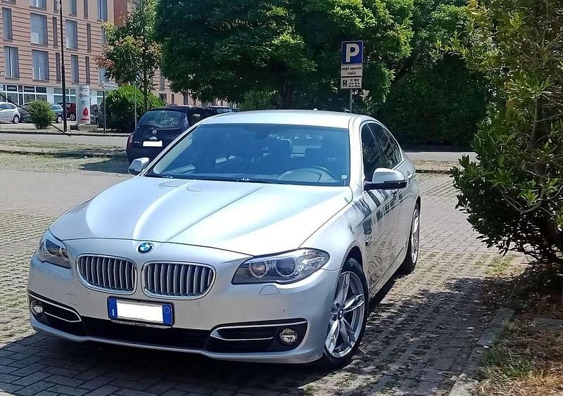 Usata BMW 520 184 CV (135 kW) 2014 Argento Berlina