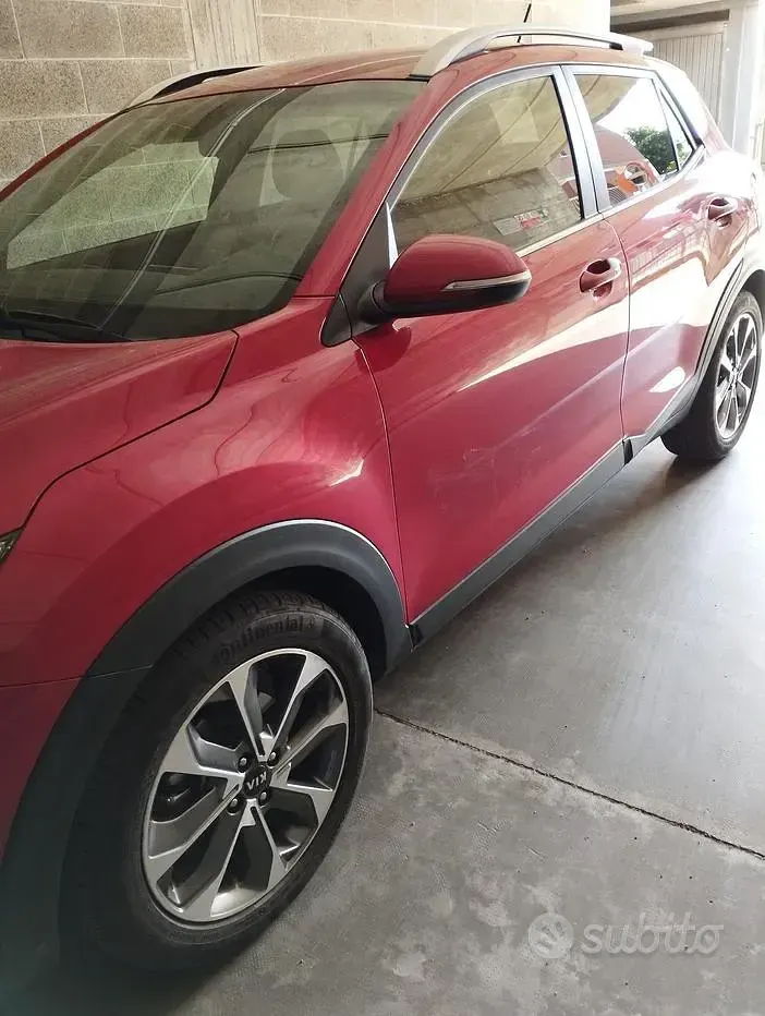 Usata Kia Stonic 120 CV (88 kW) 2017 Rosso SUV