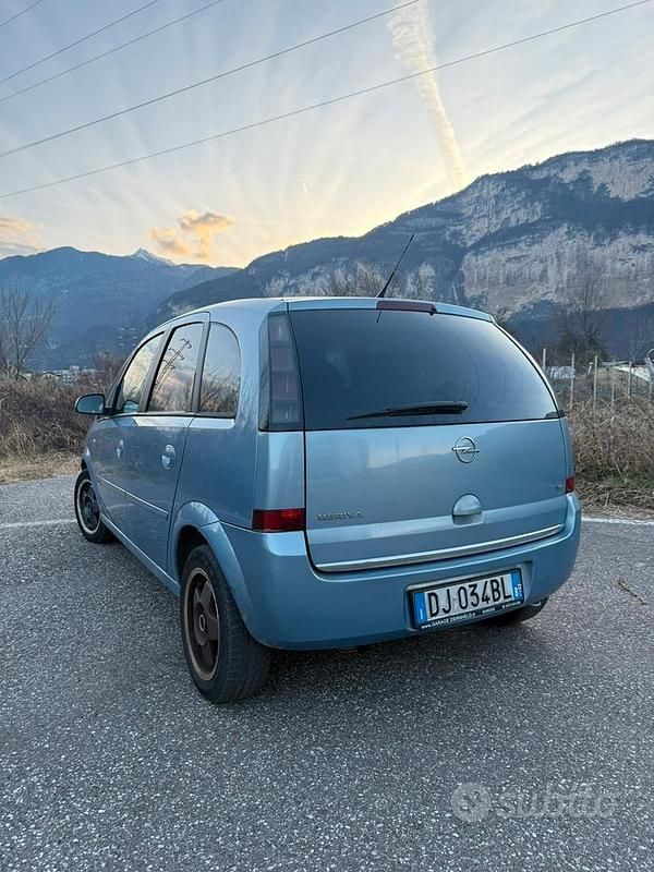 Usata Opel Meriva 2007 Grigio Monovolume