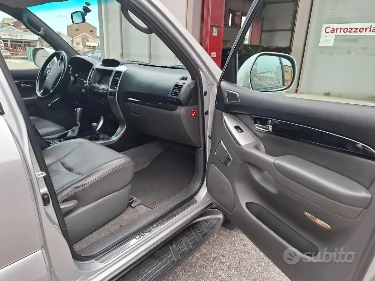 Usata Toyota Land Cruiser Executive 173 CV (127 kW) 2009 Grigio SUV