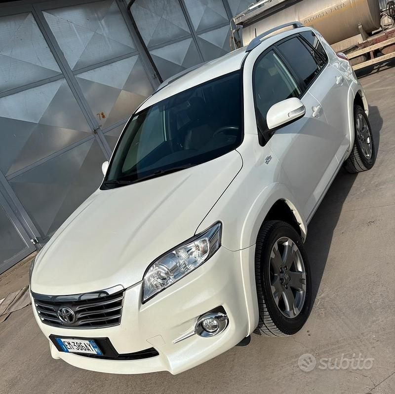 Usata Toyota RAV4 150 CV (110 kW) 2012 Bianco SUV