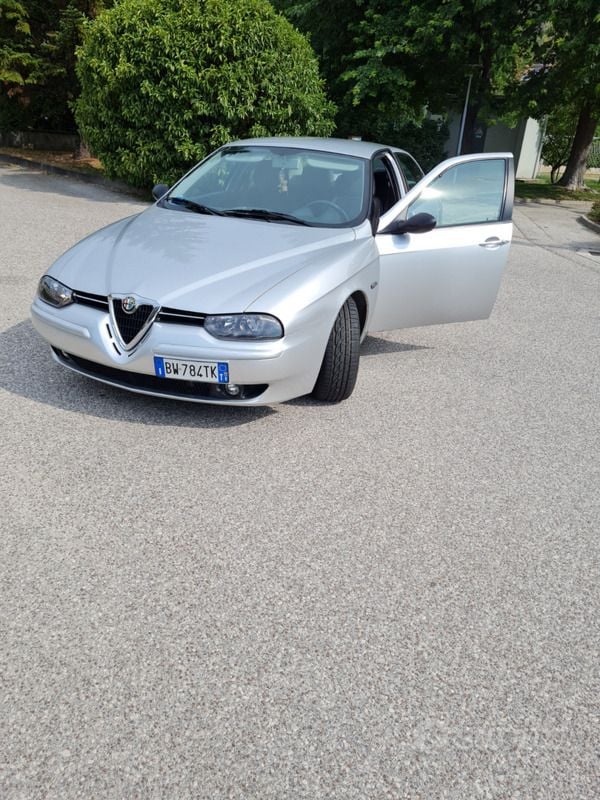 Usata Alfa Romeo 156 150 CV (110 kW) 2002 Grigio Berlina