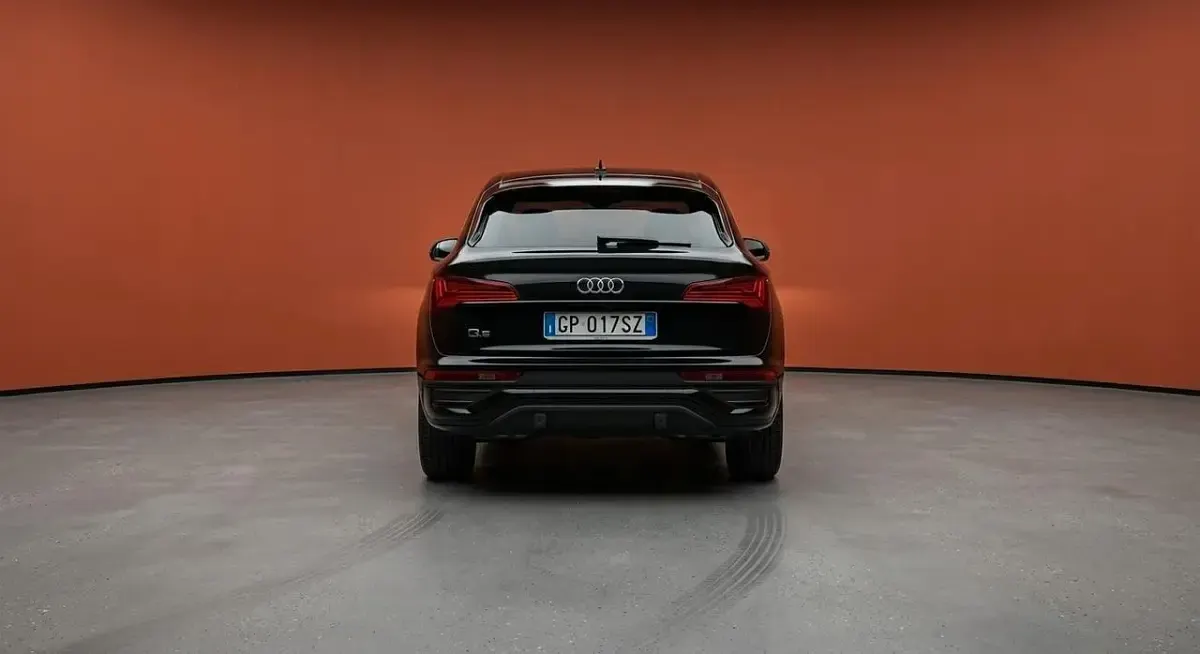 Usata Audi Q5 Advanced 203 CV (149 kW) 2023 Grigio SUV