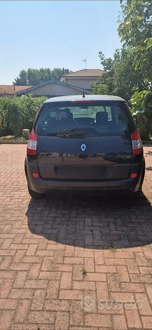 Usata Renault Scenic E-Tech 111 CV (81 kW) 2005 Nero Berlina