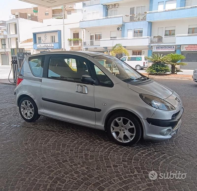 Usata Peugeot 1007 88 CV (64 kW) 2005 Grigio Monovolume