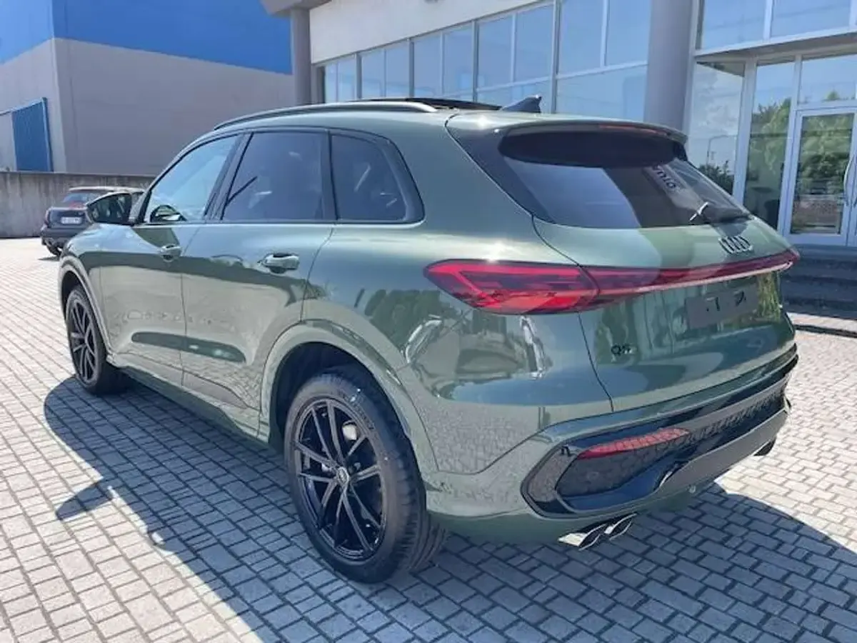 Nuova Audi Q5 S-Line 204 CV (150 kW) 2026 Verde district SUV