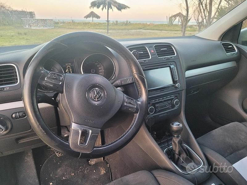 Usata VW Golf VI 110 CV (80 kW) 2010 Bianco Utilitaria