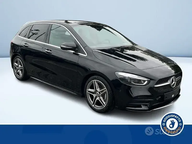 Nuevo Mercedes B180 AMG 116 CV (85 kW) 2026 Negro Monovolumen