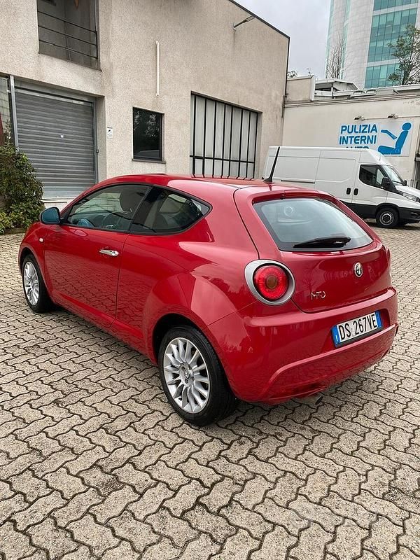 Usata Alfa Romeo MiTo 70 CV (51 kW) 2015 Rosso Utilitaria