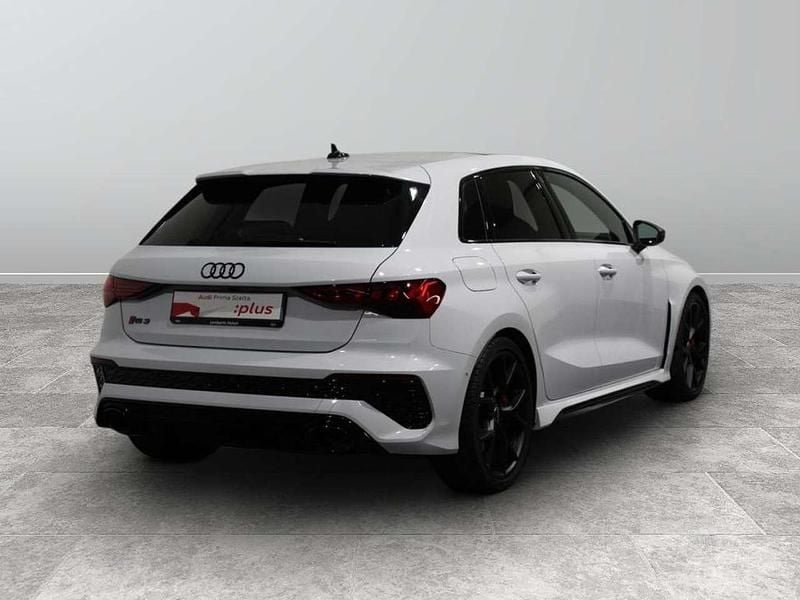 Usata Audi RS3 Ambiente 400 CV (294 kW) 2024 Bianco ghiacciaio metallizzato Berlina