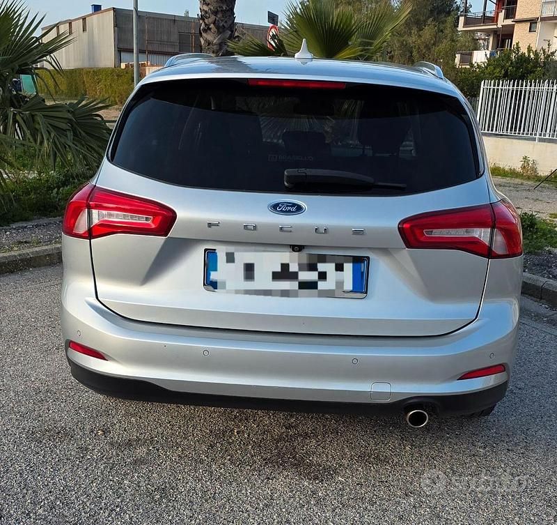 Usata Ford Focus Titanium 120 CV (88 kW) 2019 Grigio Station wagon
