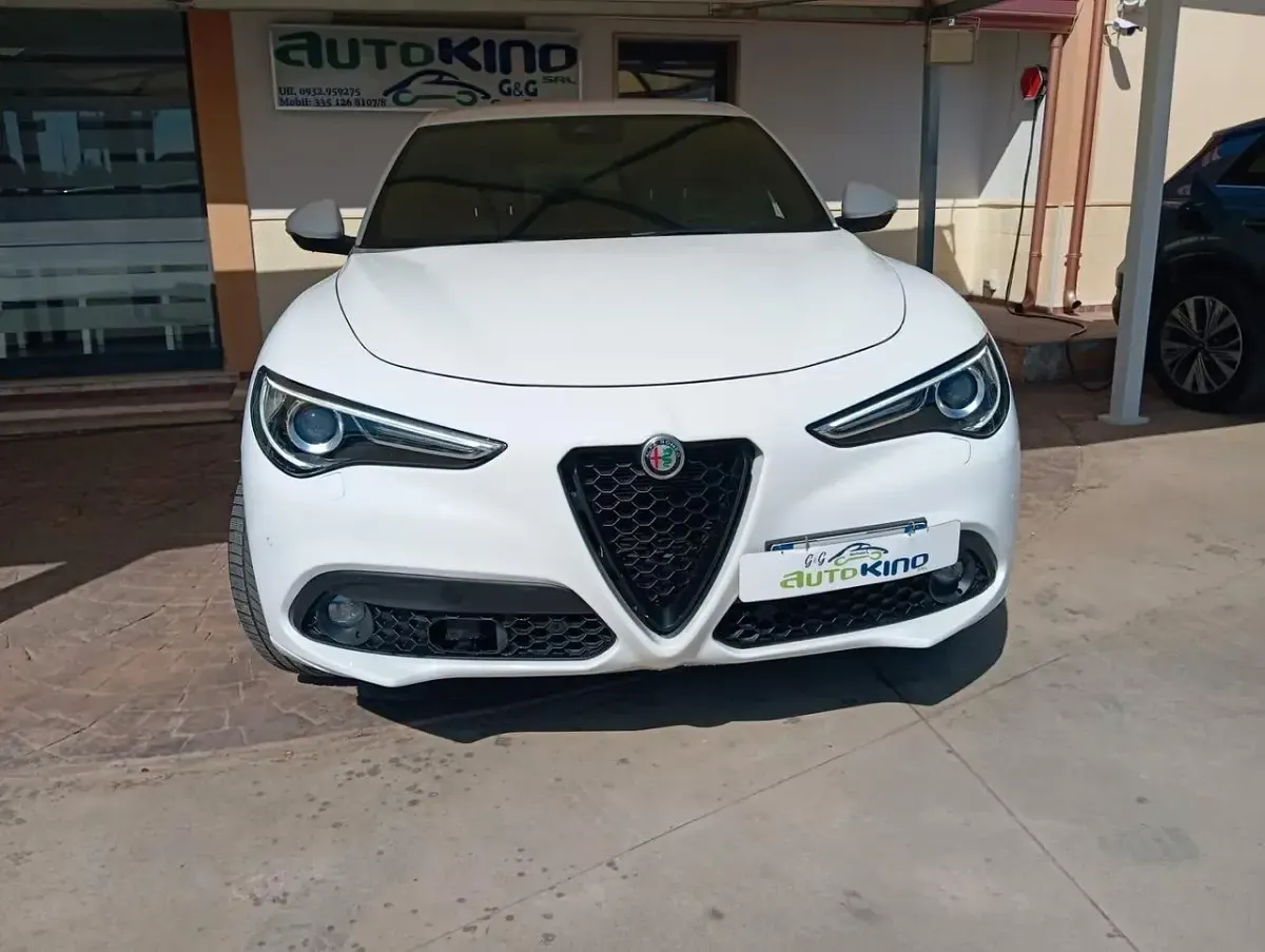 Usata Alfa Romeo Stelvio Veloce 209 CV (153 kW) 2021 Bianco SUV