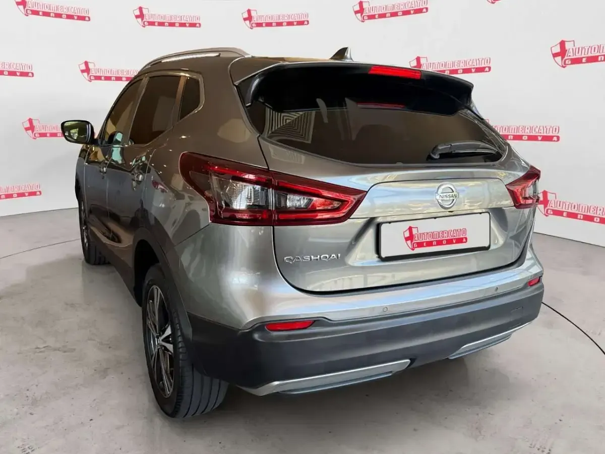 Usata Nissan Qashqai N-Connecta 140 CV (102 kW) 2021 Grigio SUV