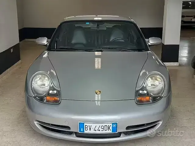 Usata Porsche 911 Carrera 300 CV (220 kW) 2001 Grigio Coupé