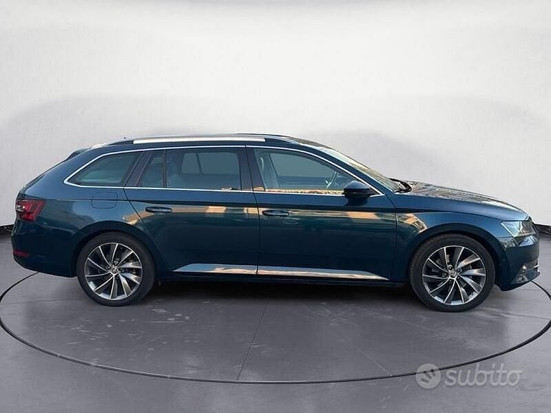 Usata Skoda Superb LAURIN & KLEMENT 190 CV (139 kW) 2018 Blu/azzurro Station wagon