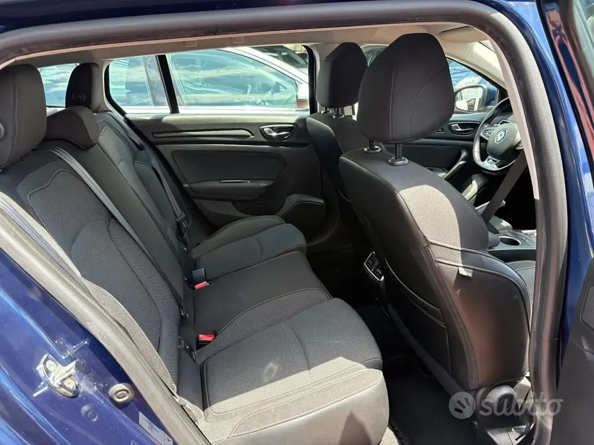 Usata Renault Mégane Intens 110 CV (80 kW) 2017 Blu Berlina